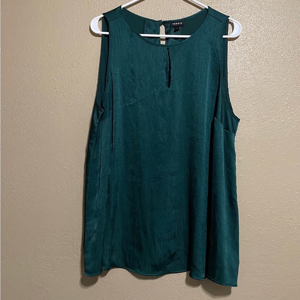 Torrid Green Flowy Sleeveless Blouse Shirt Tank Top Women’s 2 2X Cutout